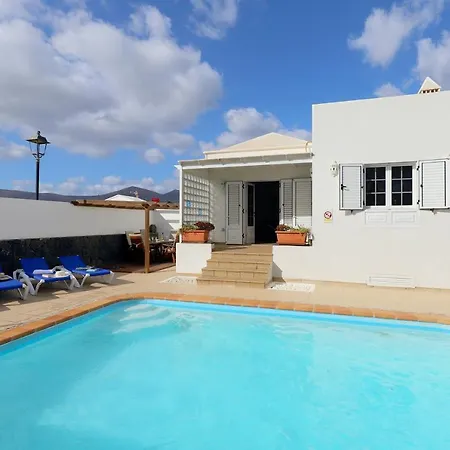 Joanne - 4 Bedroom - Wifi And Air Conditioning - Perfect For Families Puerto del Carmen (Lanzarote)