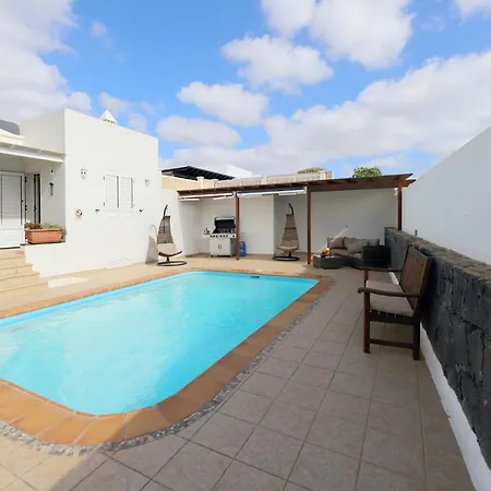 Joanne - 4 Bedroom - Wifi&air Conditioning - Perfect For Families Villa Puerto del Carmen (Lanzarote)