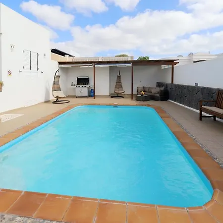 Villa Joanne - 4 Bedroom - Wifi&air Conditioning - Perfect For Families *