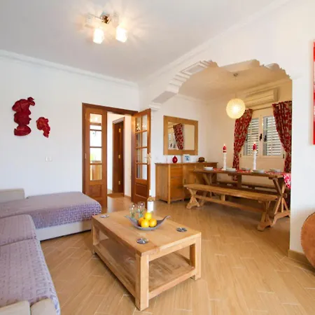 Joanne - 4 Bedroom - Wifi&air Conditioning - Perfect For Families Villa