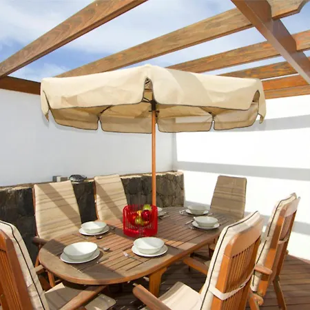 Joanne - 4 Bedroom - Wifi&air Conditioning - Perfect For Families * Puerto del Carmen (Lanzarote)